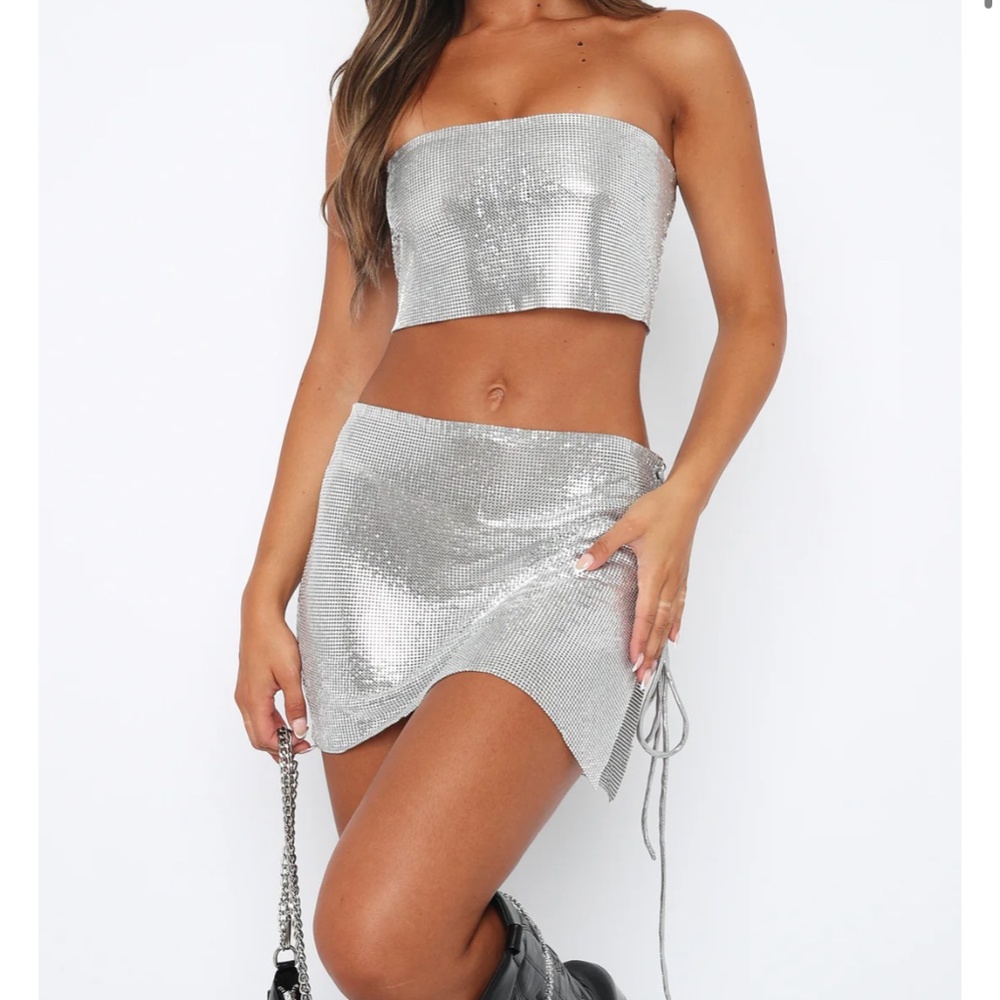 White fox boutique silver Nobody likes me mini skirt and top set NWT